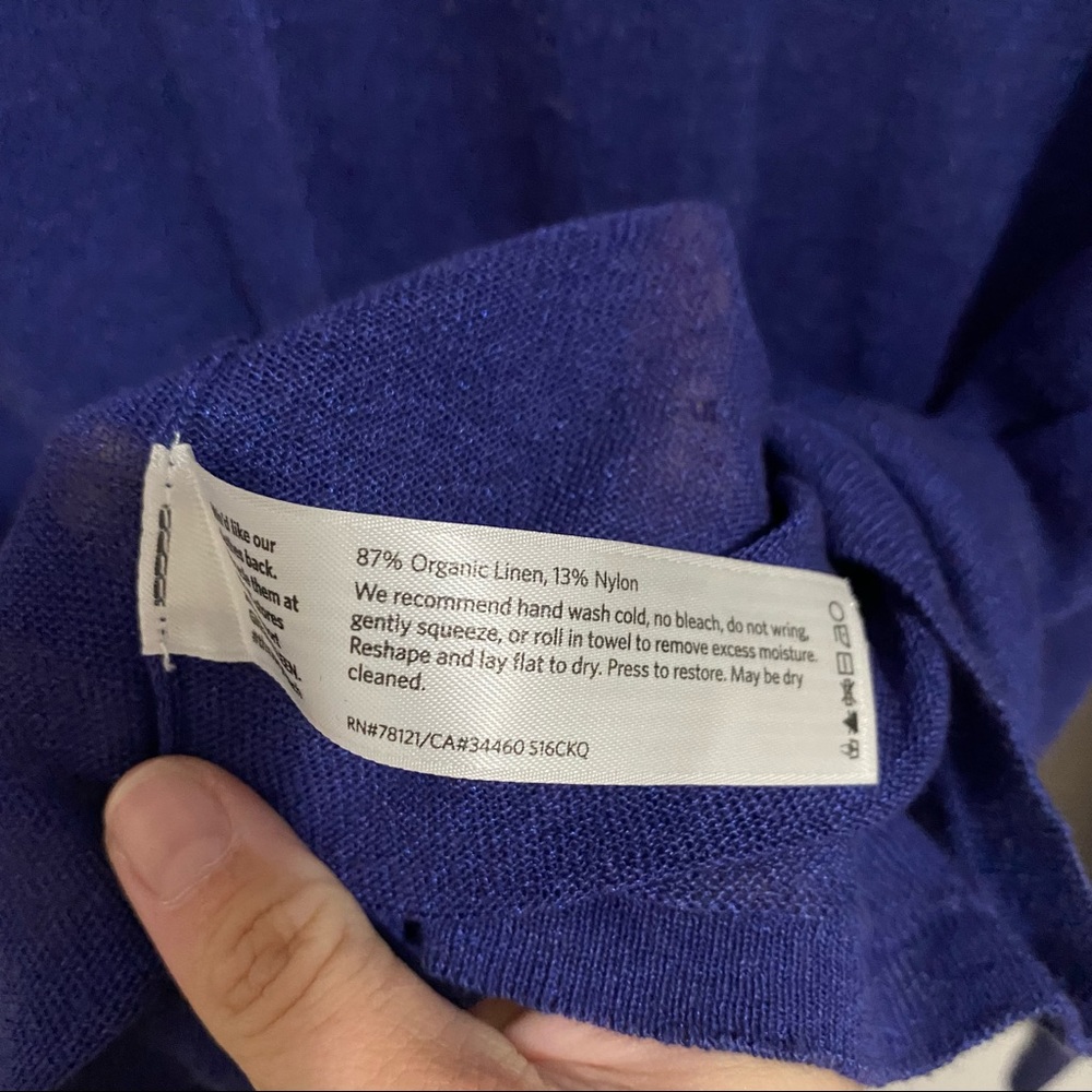 Eileen Fisher Blue Asymmetrical Hem Lightweight Linen Sweater - Picture 3 of 4